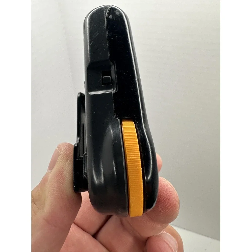 Sony FM Stereo Walkman Portable Radio Belt Clip Tuning Dial SRF-36 Black Pocket